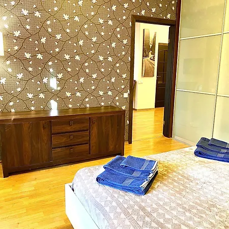 Center Aparment