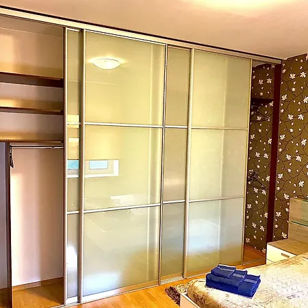 Center Aparment